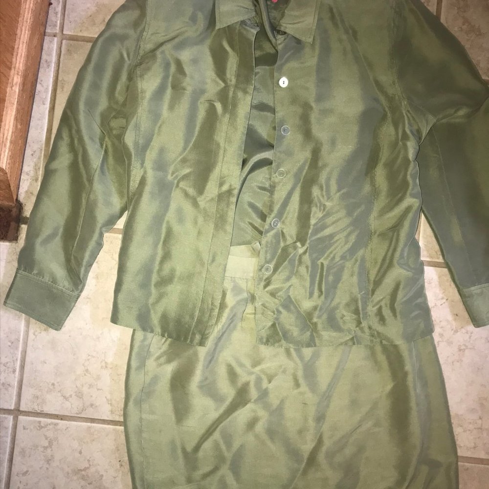 Ladies Skirt Suit